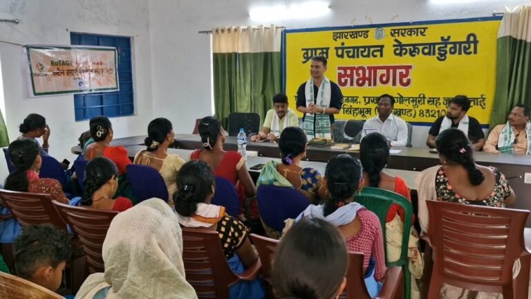 जल कुम्भी से आत्मनिर्भर बनेंगी महिलाएं, केरुवा डूंगरी पंचायत से होगी पहल की शुरुआत