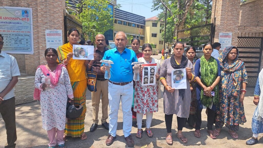 जमशेदपुर में जल संकट गहराया: कदमा-सोनारी में गंदा पानी सप्लाई, लोग सड़कों पर उतरे