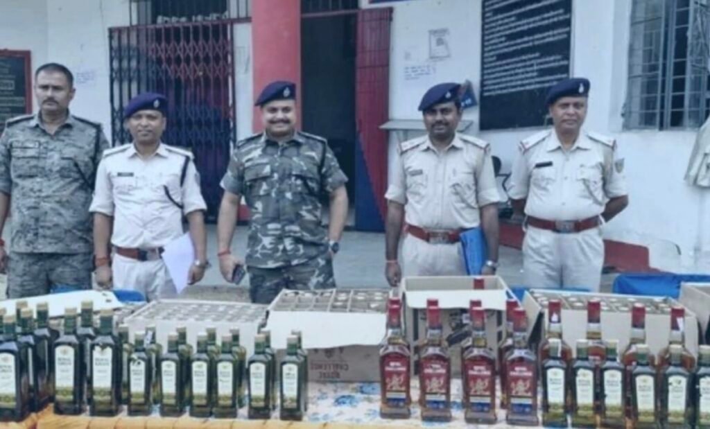चतरा में शराब तस्करों पर पुलिस का बड़ा वार, 16 लाख की विदेशी शराब जब्त; पुलिस को कुचलने की भी हुई कोशिश