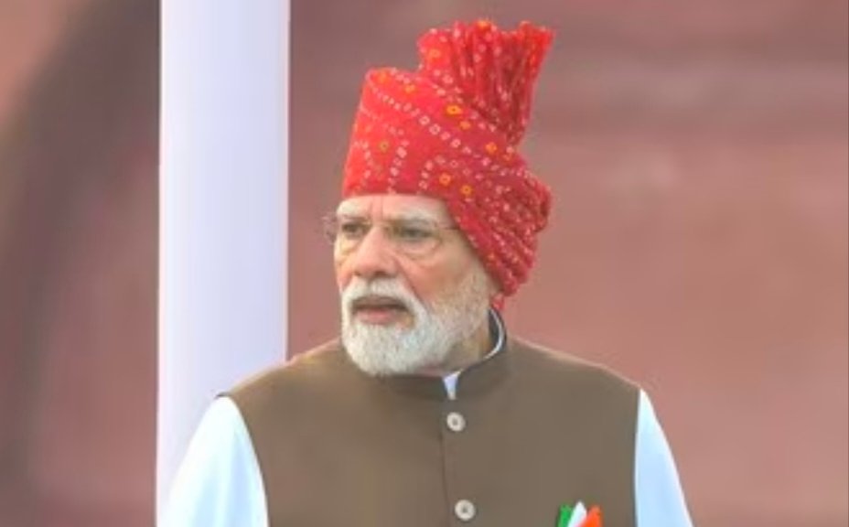 लाल किले से PM मोदी का बड़ा अलर्ट: ‘दिमागी नक्सली’ मौका तलाश रहे, पहचानकर अलग-थलग करना होगा